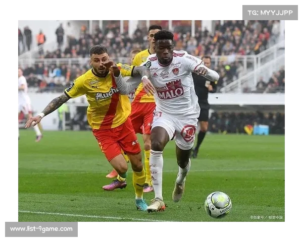 马赛主场三球完胜布雷斯特 积分追平朗斯暂登法甲榜首